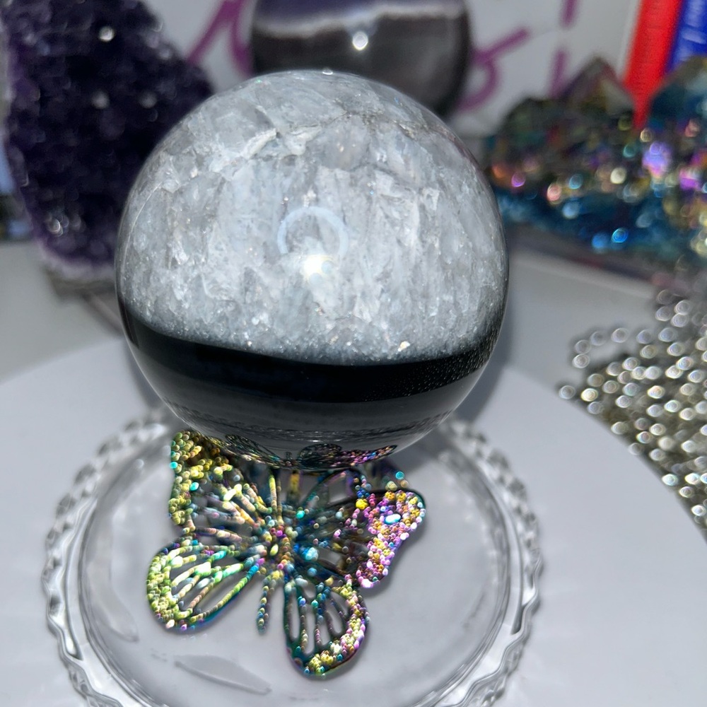 Quartz and Black Onyx/Agate Sphere 67 MM - BLAGQTZ-001 PRICE FIRM - Picture 3 of 5